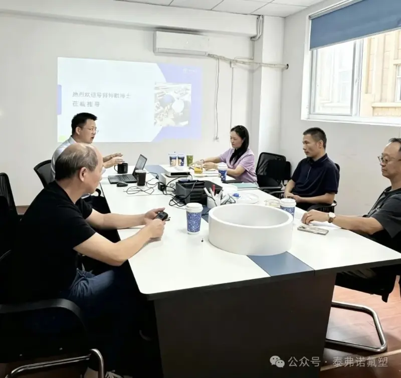 Dr. Zhong Mo, a Bosch Rexroth China korábbi ügyvezető igazgatója Taifnóba látogat